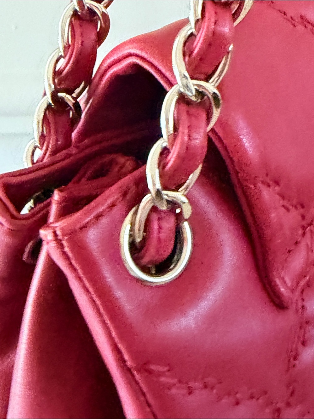 CHANEL Quilted Lambskin Shoulder Bag in Berry Pink with Chain Strap - Picture 7 of 15